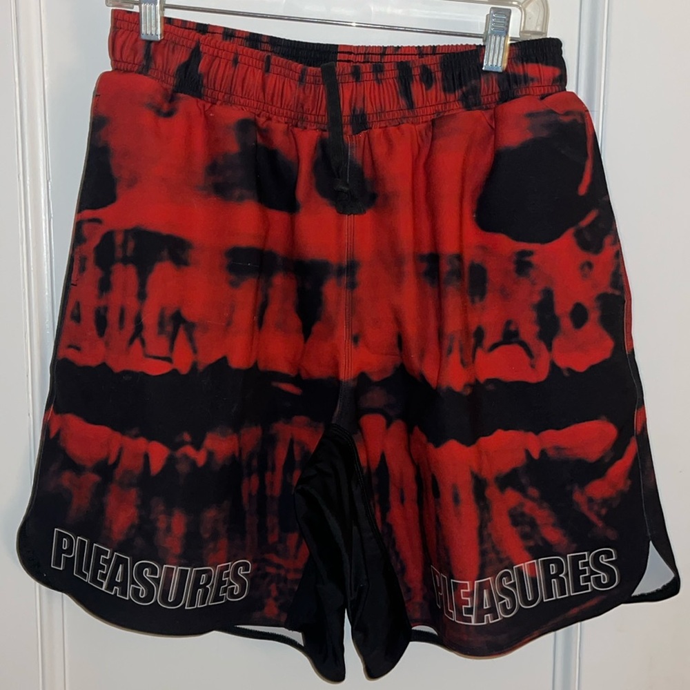 Red pleasures men’s shorts